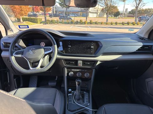 Used 2023 Volkswagen Taos SE image 1