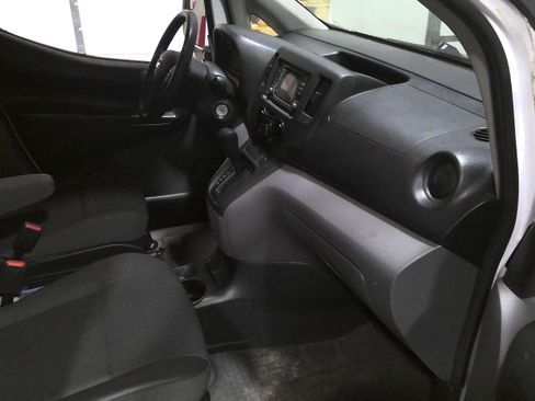 Used 2019 Nissan NV200 SV w/ Back Door Glass Package image 8