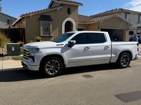 Used 2024 Chevrolet Silverado 1500 High Country w/ Technology Package RWD image 1
