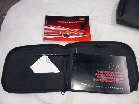 Used 1998 Chevrolet Corvette Coupe w/ Roof Pkg image 30