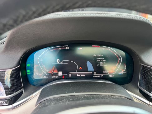 Used 2022 BMW 740i w/ M Sport Package image 10