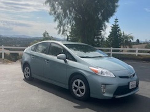 Used 2015 Toyota Prius Four image 9