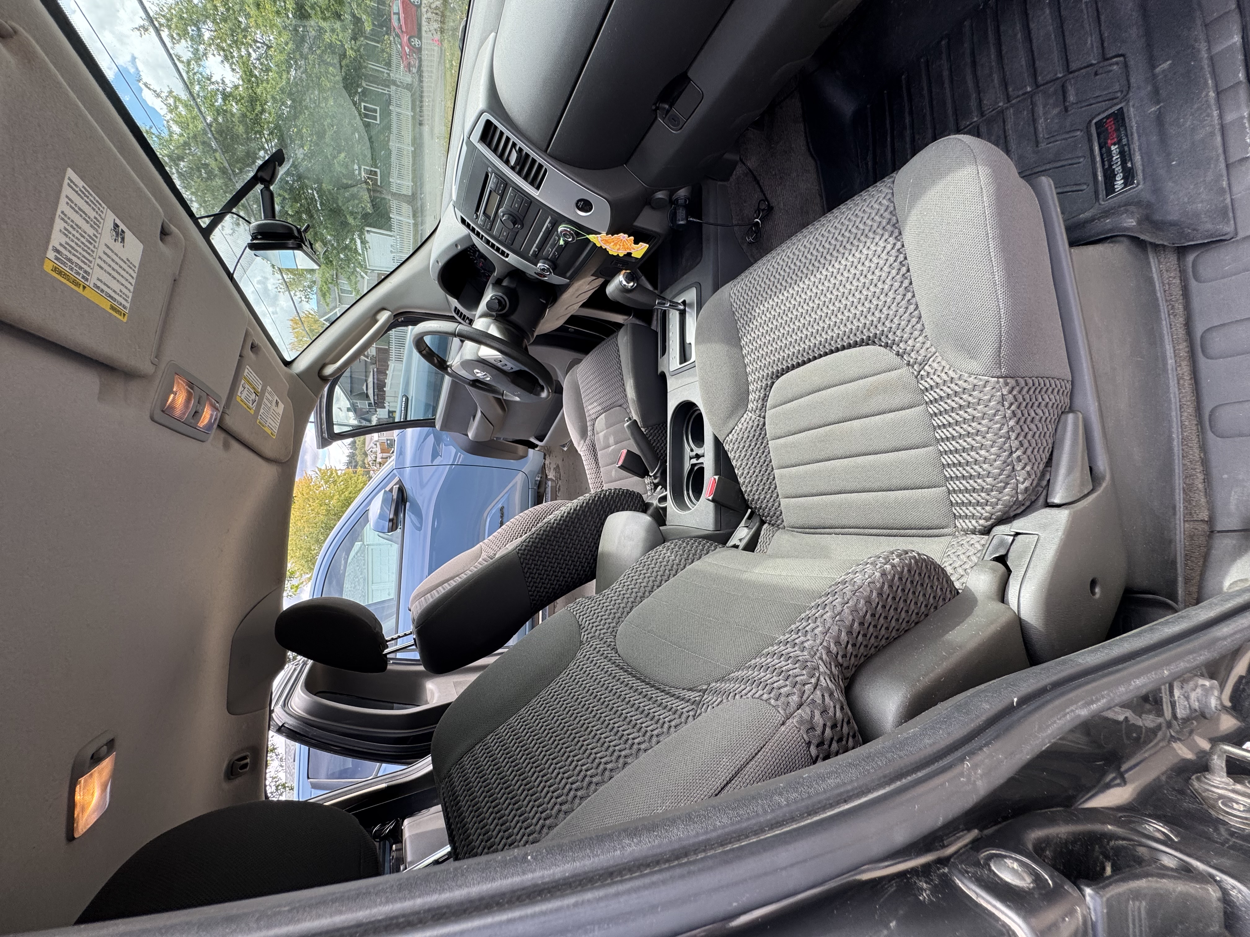 Used 2010 Nissan Frontier SE w/ SE Value Truck Pkg RWD image 6