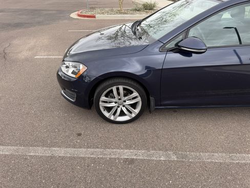 Used 2017 Volkswagen Golf Wolfsburg Edition image 12
