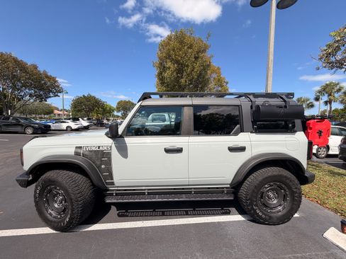Used 2023 Ford Bronco Everglades AWD/4WD image 2