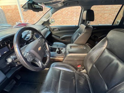 Used 2016 Chevrolet Suburban LT image 12
