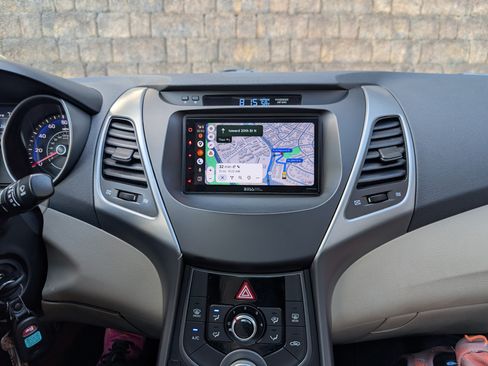 Used 2014 Hyundai Elantra SE image 2