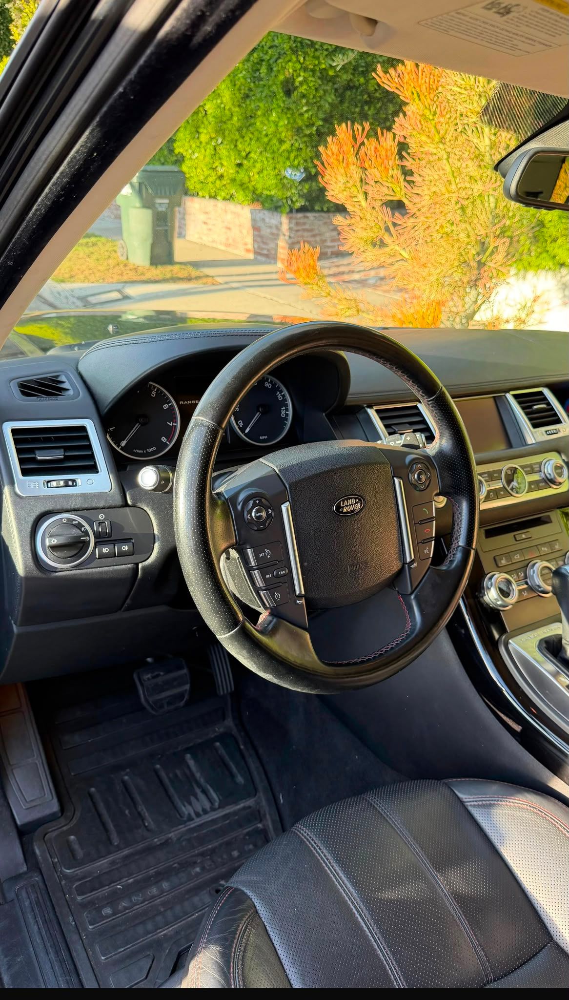 Used 2012 Land Rover Range Rover Sport HSE AWD/4WD image 14