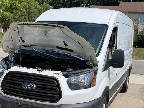 Used 2019 Ford Transit 250 148 Medium Roof RWD image 10
