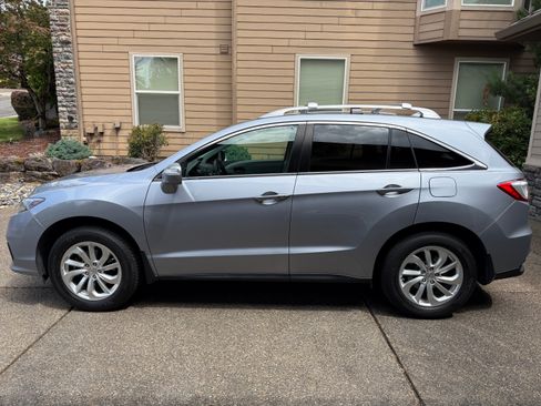 Used 2016 Acura RDX AWD w/ Technology Package image 2