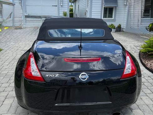 Used 2012 Nissan 370Z Touring w/ Sport Pkg RWD image 5