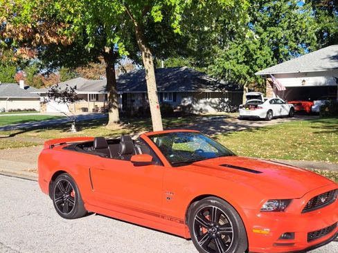 Used 2013 Ford Mustang GT Premium w/ Electronics Pkg image 2