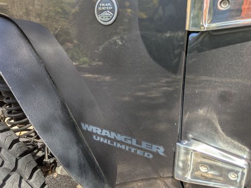 Used 2016 Jeep Wrangler Unlimited Sport image 2