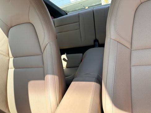 Used 2022 Porsche 911 Carrera image 6