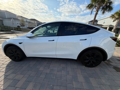 Used 2025 Tesla Model Y Long Range image 24