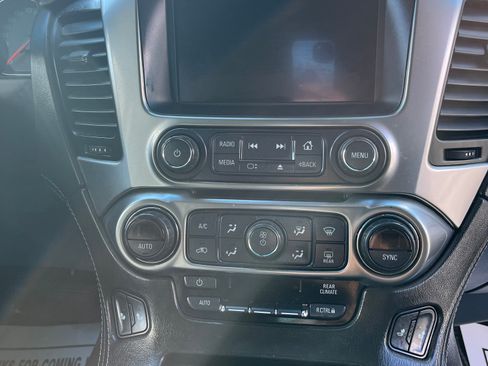 Used 2020 Chevrolet Suburban LT image 13