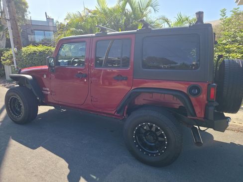 Used 2013 Jeep Wrangler Unlimited Sport AWD/4WD image 8