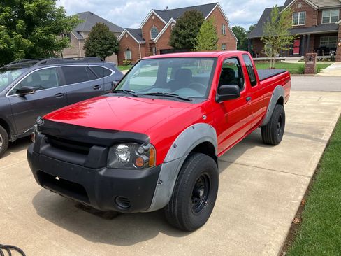Used 2004 Nissan Frontier XE Desert Runner w/ (BGP) Basic Gear Pkg AWD/4WD image 2