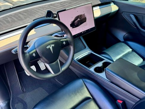 Used 2022 Tesla Model Y Performance image 8