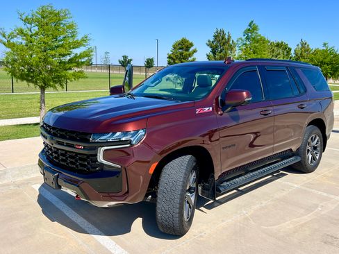 Used 2022 Chevrolet Tahoe Z71 w/ Luxury Package AWD/4WD image 1