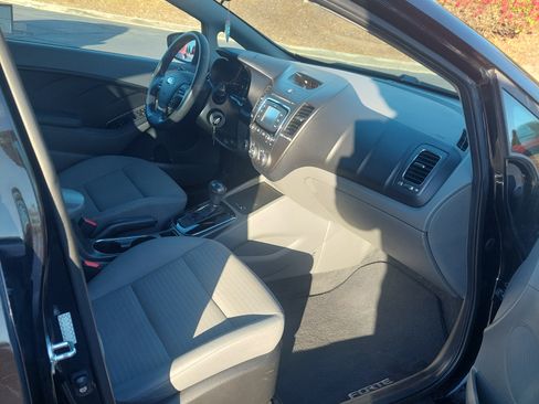 Used 2017 Kia Forte LX w/ LX Popular Package image 9