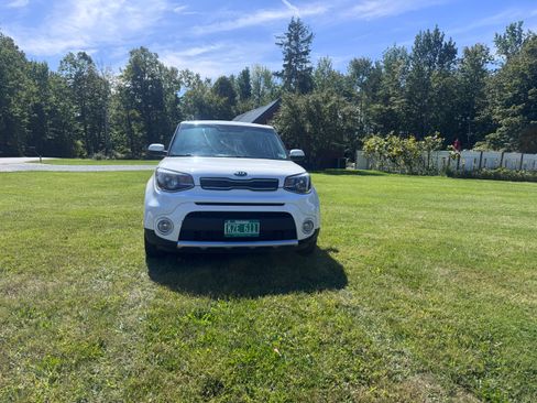 Used 2018 Kia Soul + FWD image 1