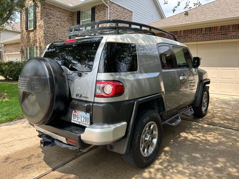 Used 2012 Toyota FJ Cruiser 4WD w/ Convenience Pkg image 6