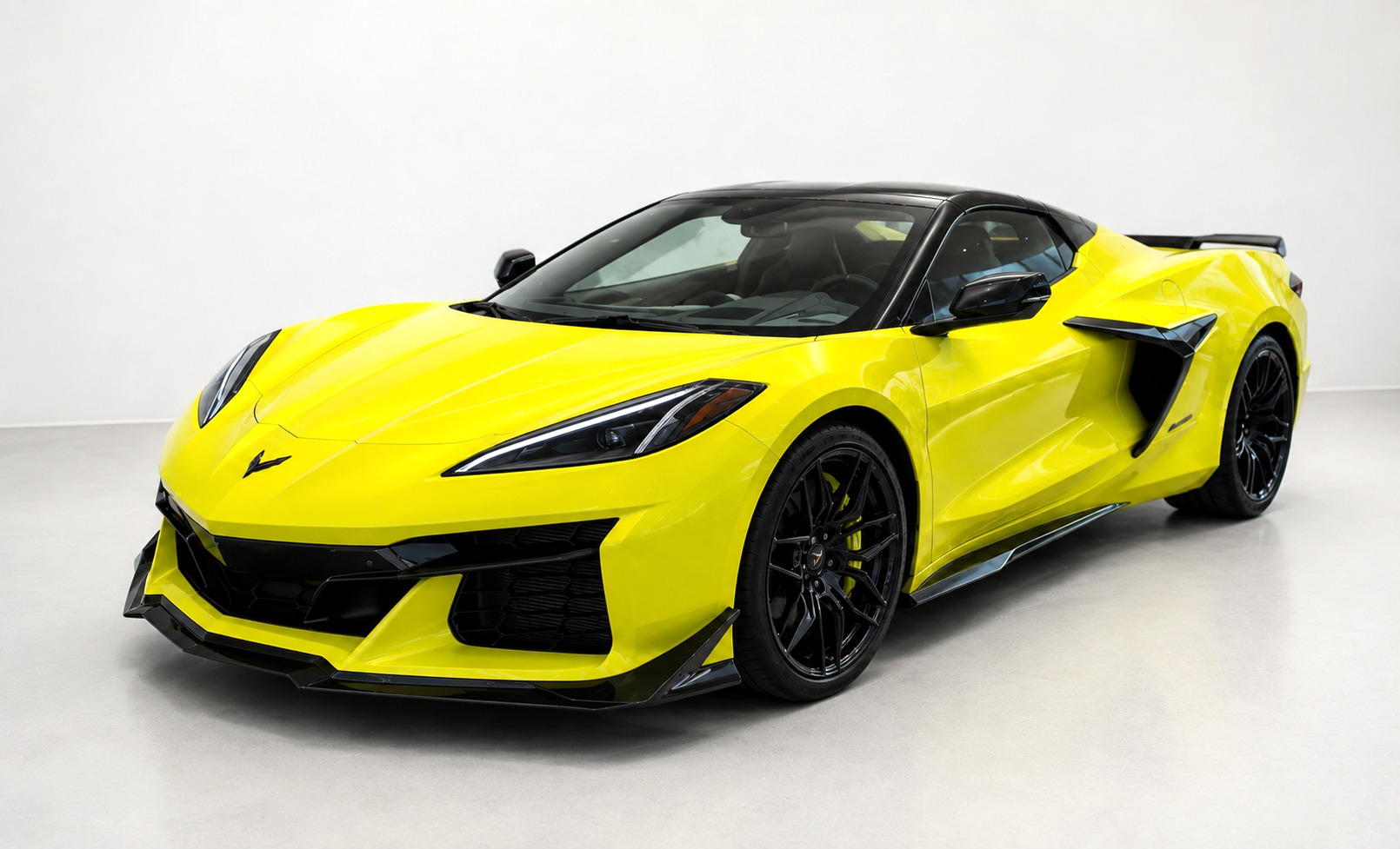 Used 2023 Chevrolet Corvette Z06 w/ Z07 Performance Package RWD image 1