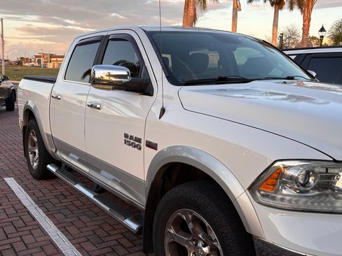 Used 2014 RAM 1500 Laramie w/ Convenience Group image 4
