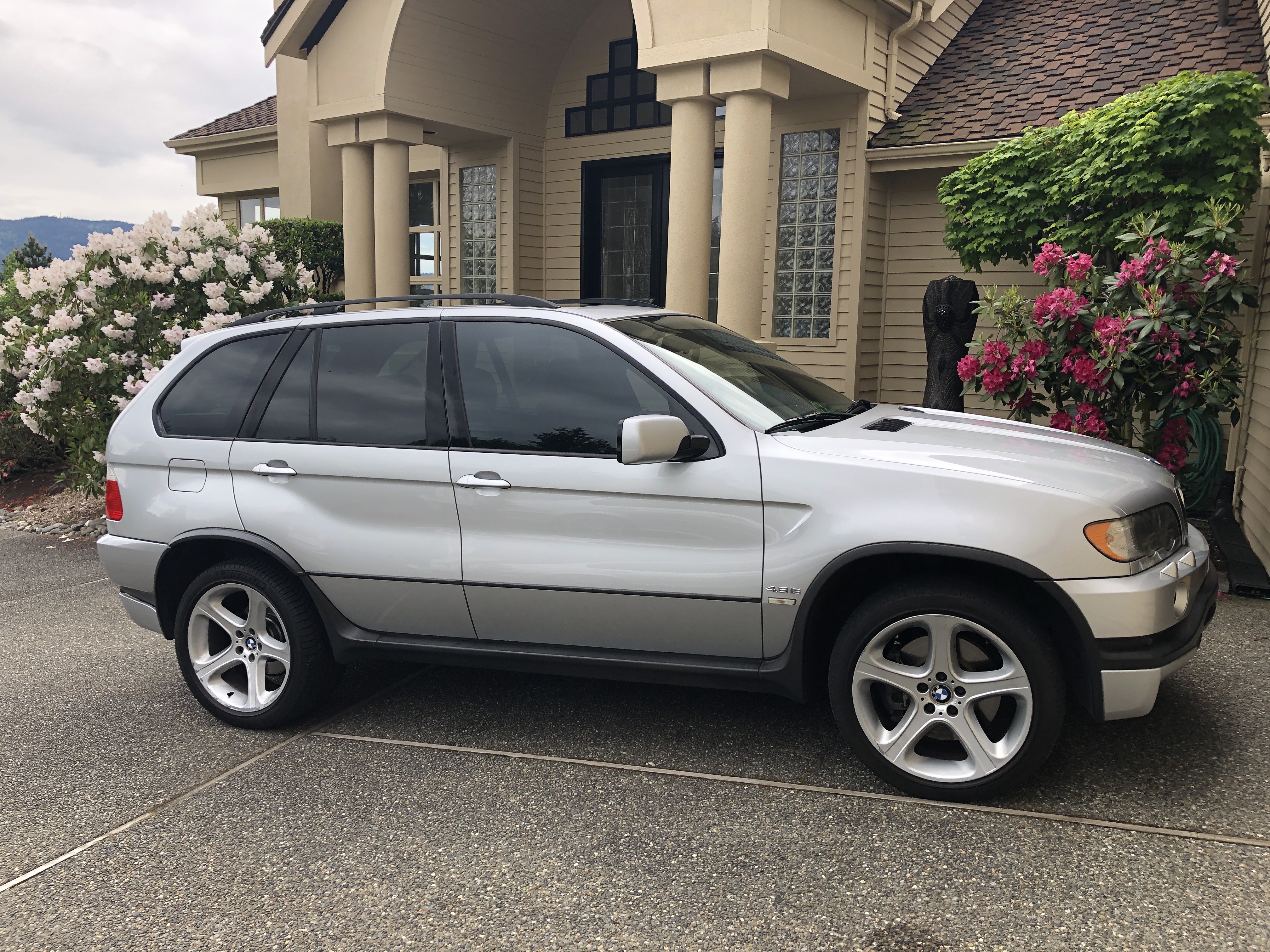 Used 2002 BMW X5 4.6is AWD/4WD image 1