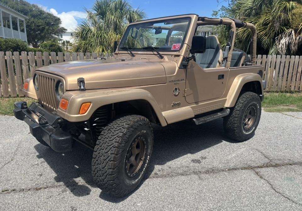 Used 1999 Jeep Wrangler Sahara AWD/4WD image 2