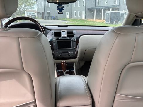 Used 2008 Cadillac DTS FWD image 6