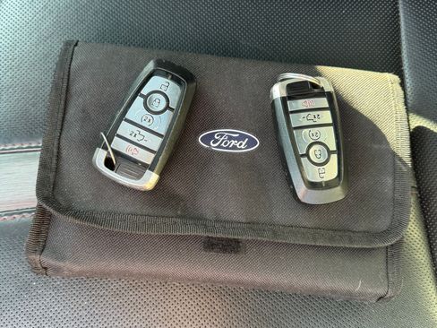 Used 2019 Ford F150 Platinum w/ Equipment Group 701A Luxury image 15