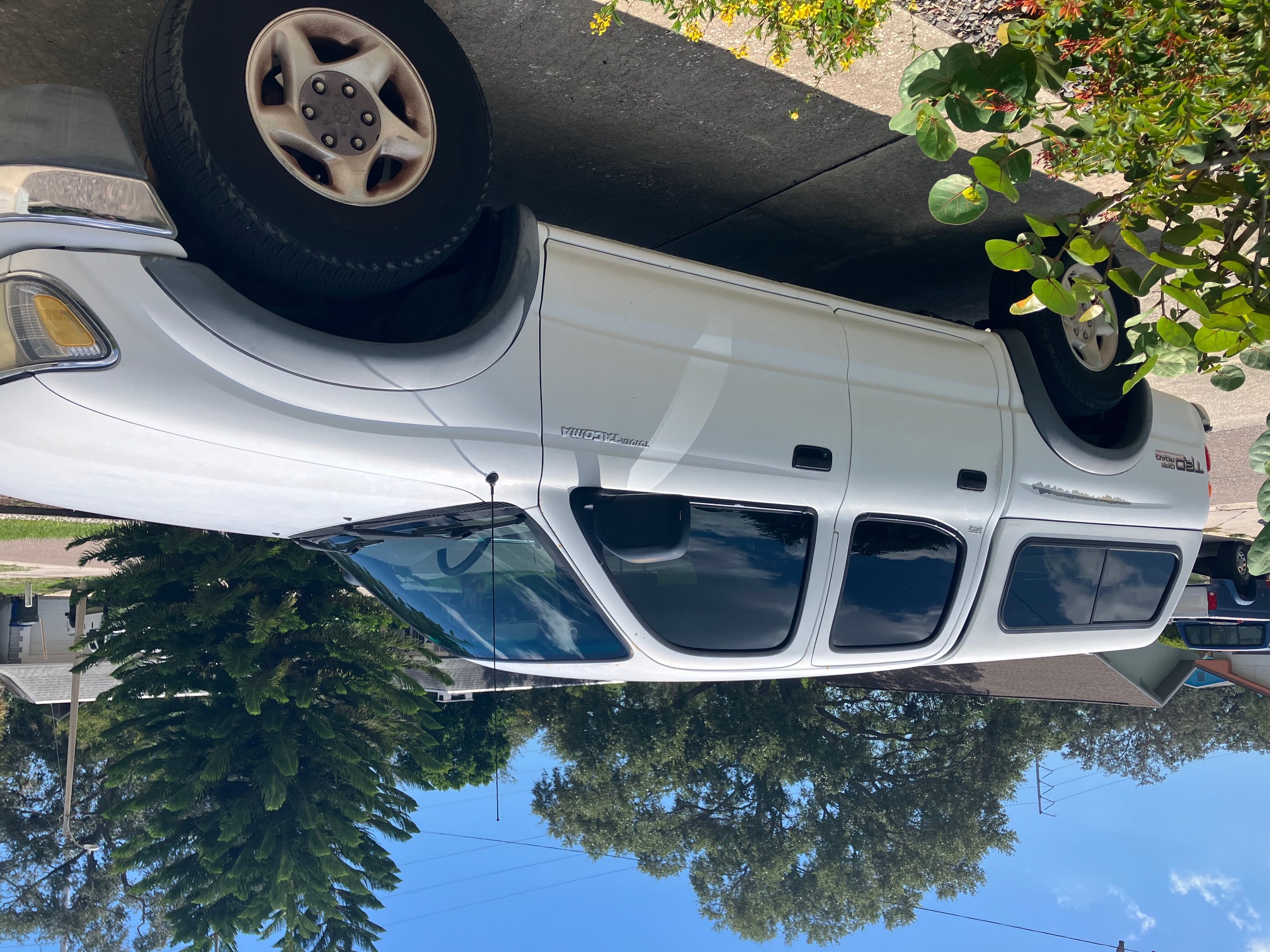 Used 2001 Toyota Tacoma PreRunner RWD image 2