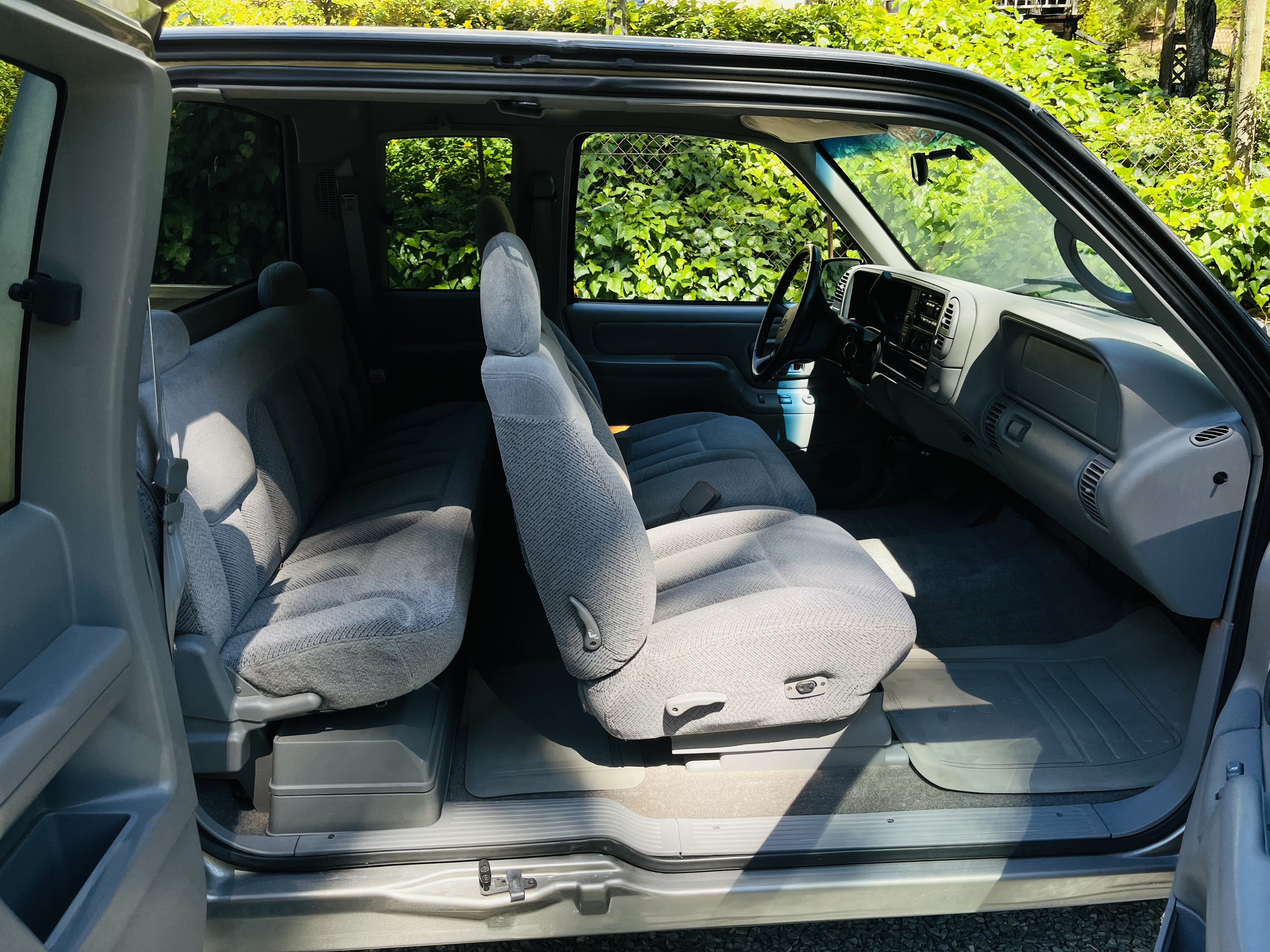 Used 1998 Chevrolet Silverado 1500 2WD Extended Cab w/ Preferred Equipment Group 2 image 9