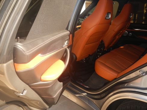 Used 2017 BMW X5 M image 19