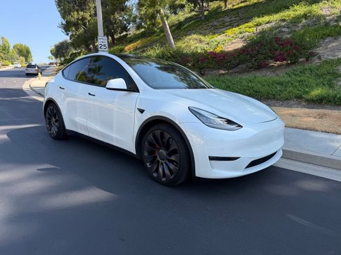 Used 2020 Tesla Model Y Performance AWD/4WD image 1