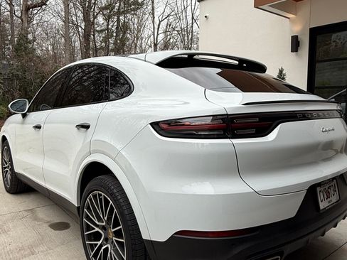 Used 2021 Porsche Cayenne Sport Utility 4D image 6