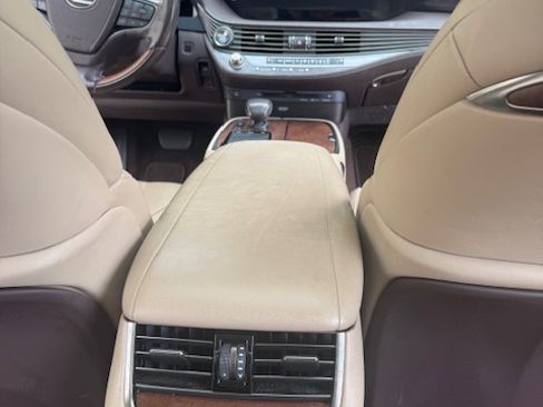 Used 2019 Lexus LS 500 F Sport image 4