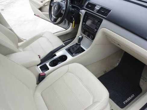Used 2013 Volkswagen Passat TDI SE image 9