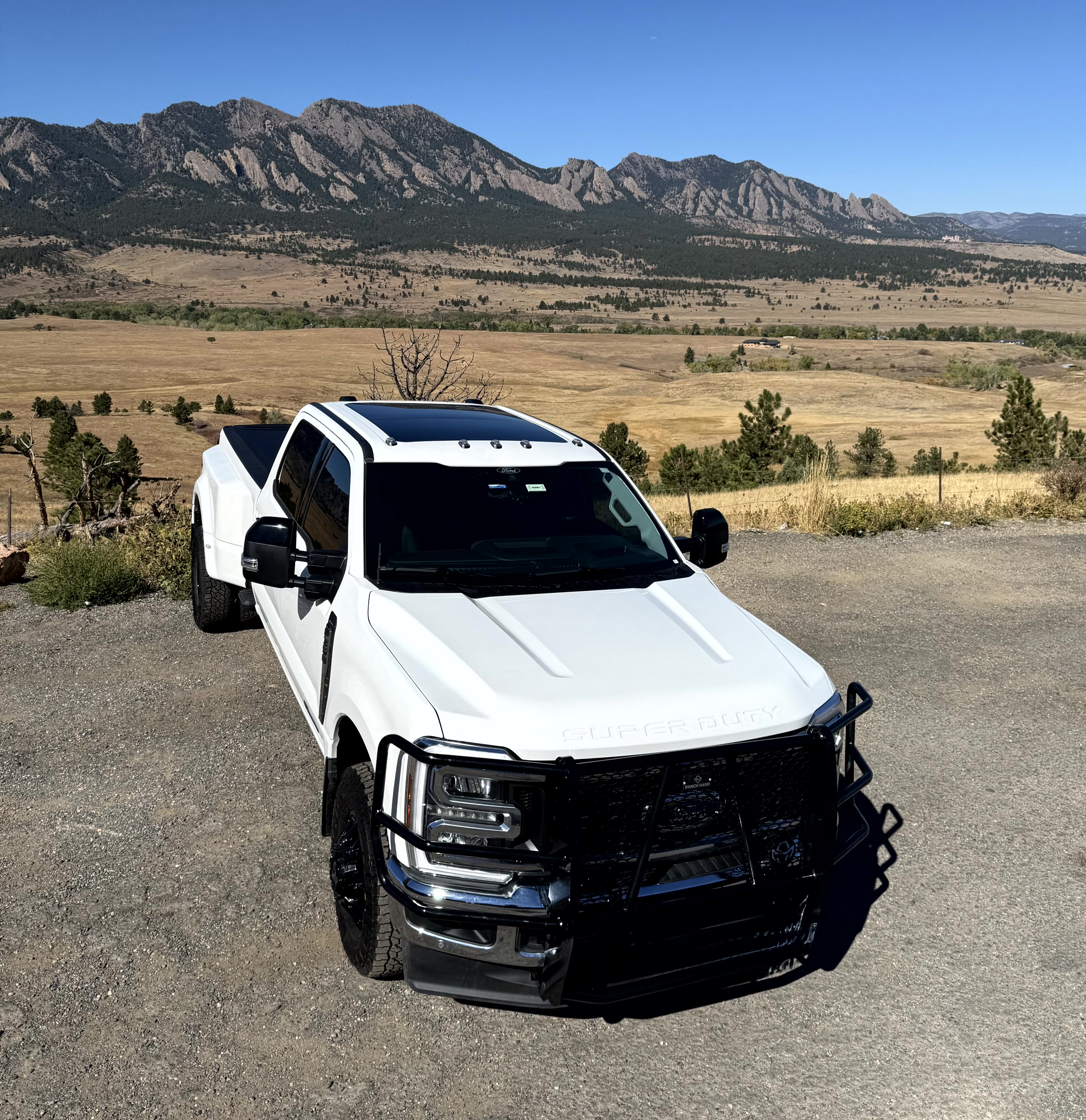 Used 2025 Ford F350 Lariat w/ Lariat Ultimate Package AWD/4WD image 1