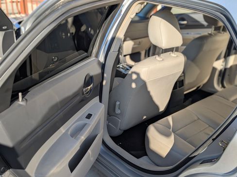 Used 2005 Dodge Magnum R/T w/ Convenience Group II image 6