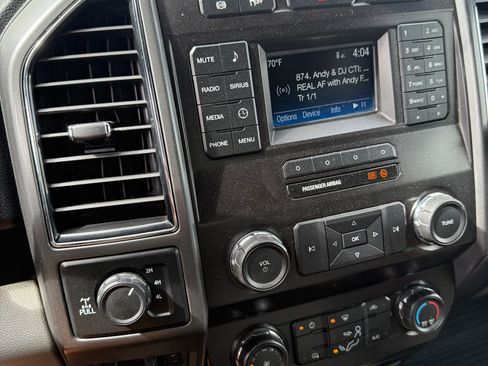 Used 2019 Ford F350 XLT image 4