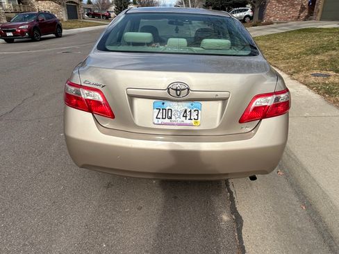 Used 2009 Toyota Camry LE image 2