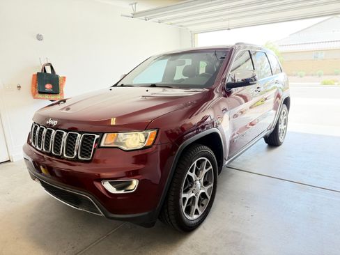 Used 2020 Jeep Grand Cherokee Limited w/ Luxury Group II RWD image 2