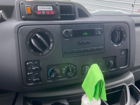 Used 2014 Ford E-250 and Econoline 250 Extended w/ Power Group image 11