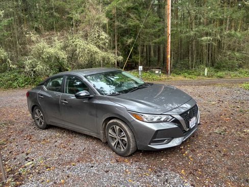 Used 2022 Nissan Sentra SV w/ Trunk Package image 5
