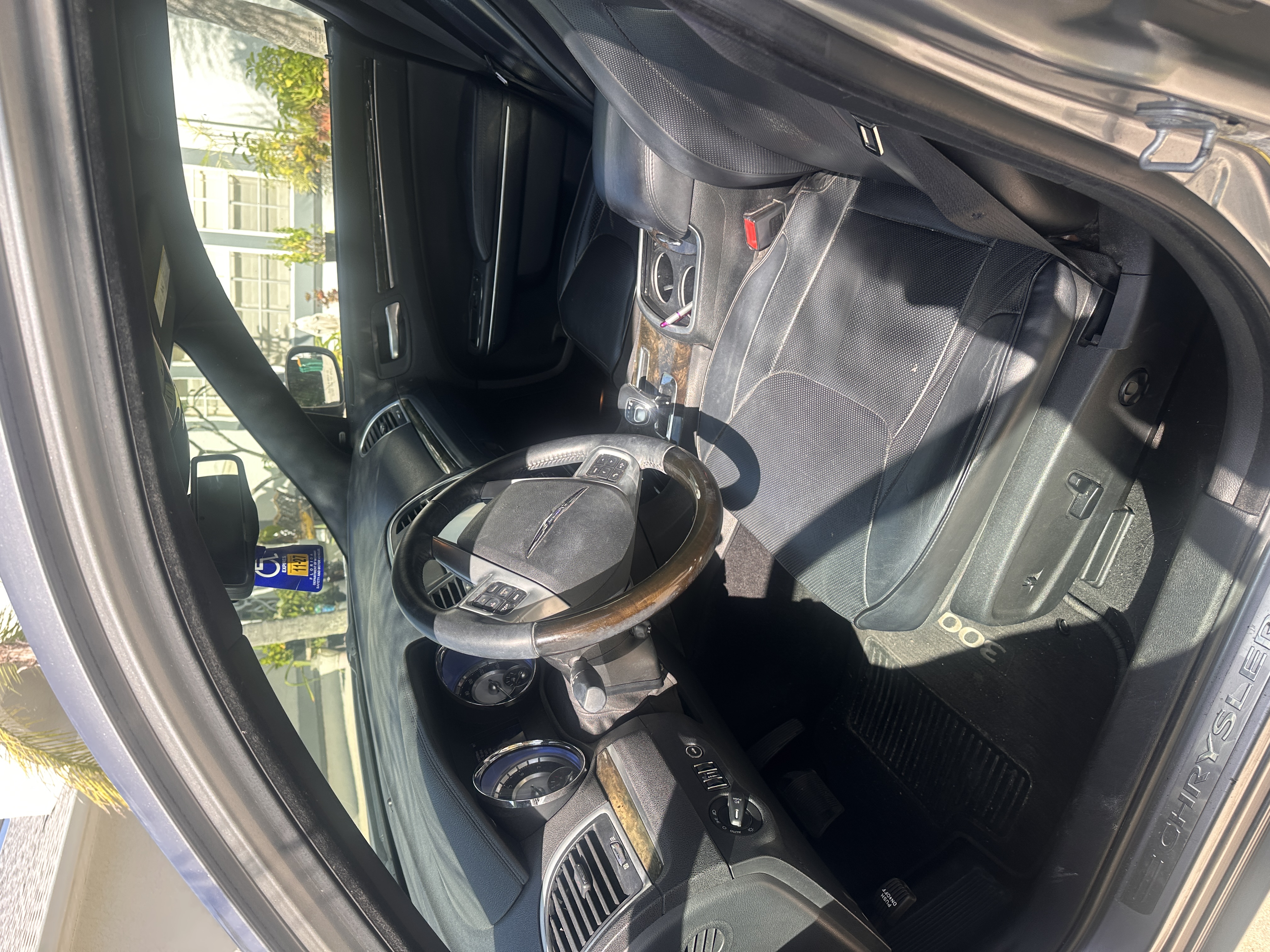 Used 2014 Chrysler 300 C RWD image 12