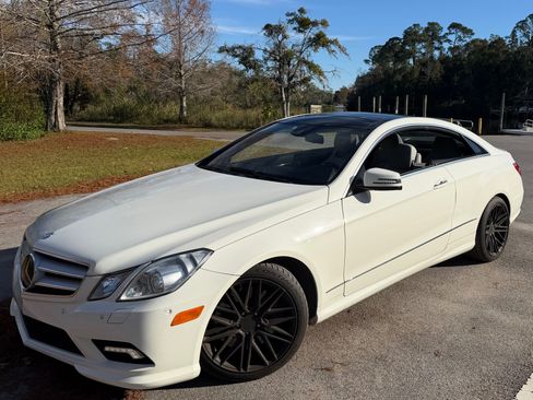 Used 2011 Mercedes-Benz E 550 Coupe image 1