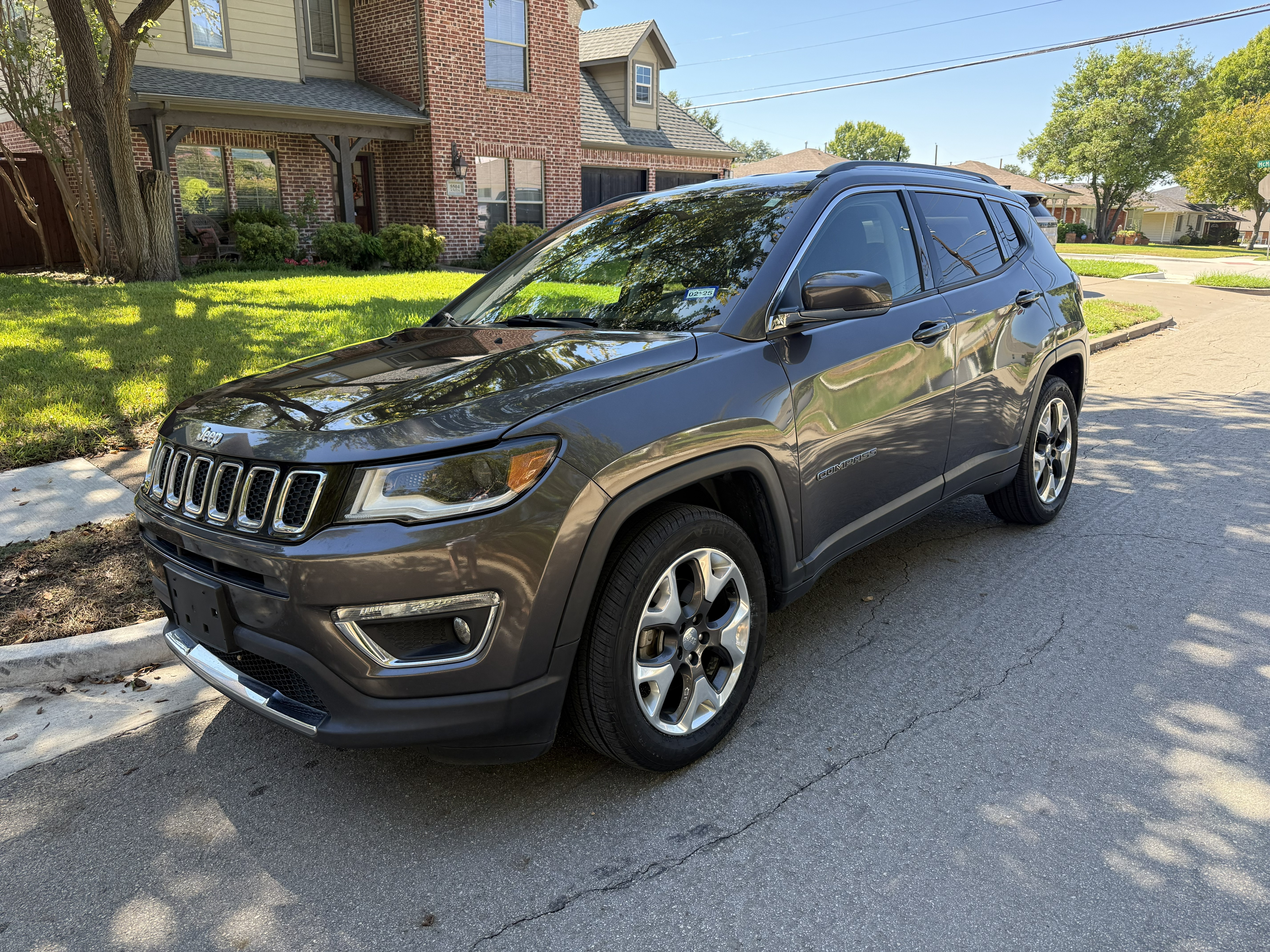 Used 2018 Jeep Compass Limited w/ Navigation Group FWD image 2